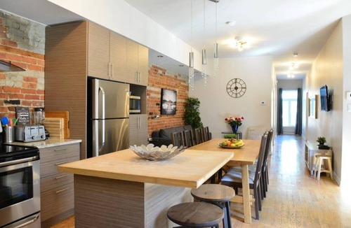Plateau Mont Royal Apartment | A+ location! Large Terrace - Fast WiFi - 4 bedrooms + 3 full bathrooms - parking