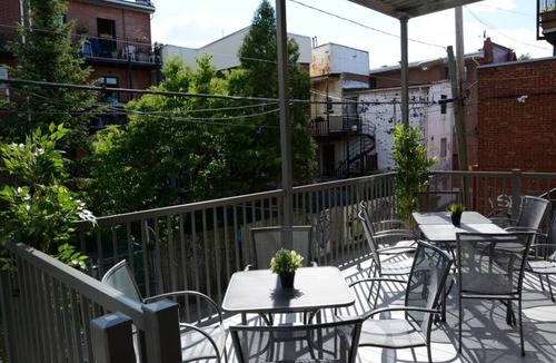 Plateau Mont Royal Apartment | A+ location! Large Terrace - Fast WiFi - 4 bedrooms + 3 full bathrooms - parking