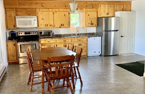 Degelis Cabin | A Peaceful Waterfront Escape | La Perle du Lac