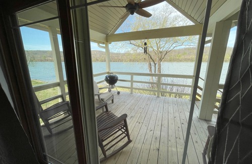 Pleasant Grove House | A River Runs Through It