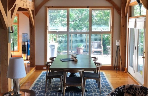 Beaconia Cottage | A shore thing! Spacious lake front get away for any season.