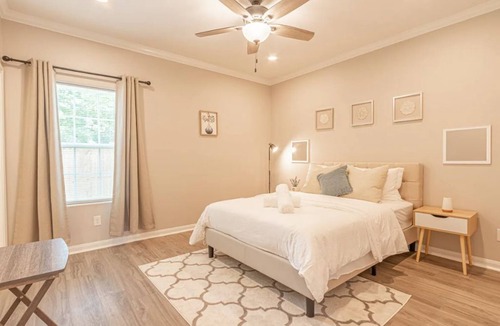 Montgomery House | A Stone's Throw Bungalow Minutes from Lake Conroe