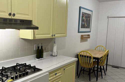 Mount Pleasant House | A stylish and spacious entire place (West Brampton) - 3 BR/2WR