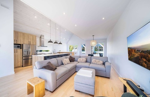 Beaupre Ski Chalet | Absolute Comfort with Spa & Game Room - Base Camp