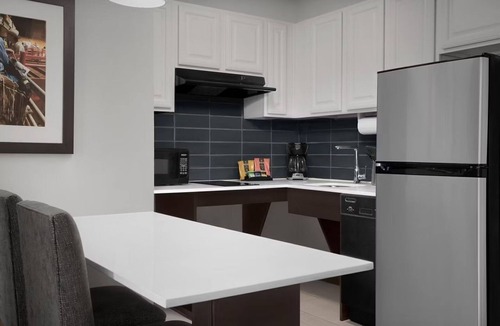 White Settlement Apartment | Accessible 1BR Suite With Tub | Daily Breakfast!