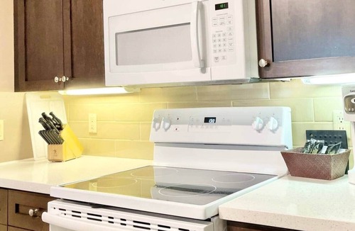 Oro-Medonte Apartment | Adjoining 1-Bedroom + Studio Condos near Horseshoe