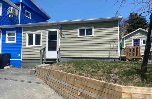 Quidi Vidi House | Adventure Haven Walk to Trails & Brewery