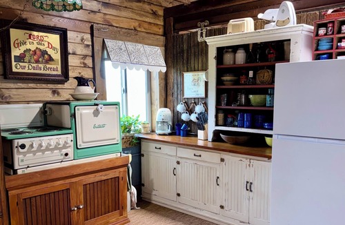 Hutchinson County House | -AH Barn has very unique accommodations with great views in the SD prairie. .