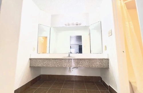 Tulsa Hotel | Airport Inn