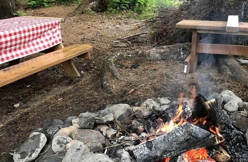 Bear Creek RV Rental | Alaskan Glamping Yurt in Seward for an Eco-Adventure