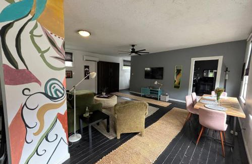 Algiers Point Hotel | Algiers Point studio w full kitchen