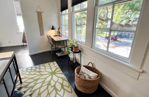 Algiers Point Hotel | Algiers Point studio w full kitchen