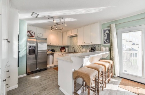 Pirates Beach House | Almost Beachfront- Beautiful Pirates Beach home- Sleeps 14-Steps to beach!