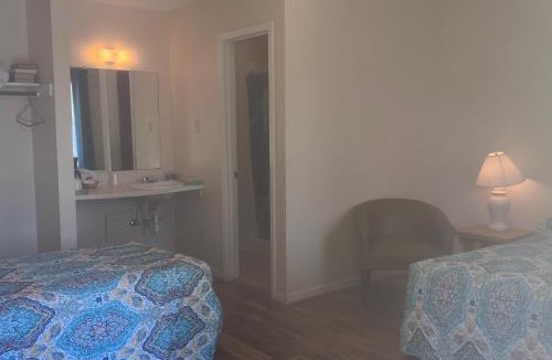 Hemphill Hotel | Alpine Lakeside Motel Room Backside