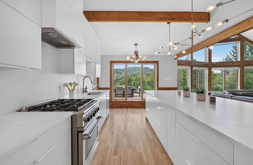 Mont-Tremblant Ski Chalet | Alpine View Lodge - Cozy Private Chalet in Mont-Tremblant