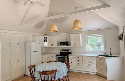 Ashfield-Colborne-Wawanosh Cottage | Amberley Beach lakefront cottage