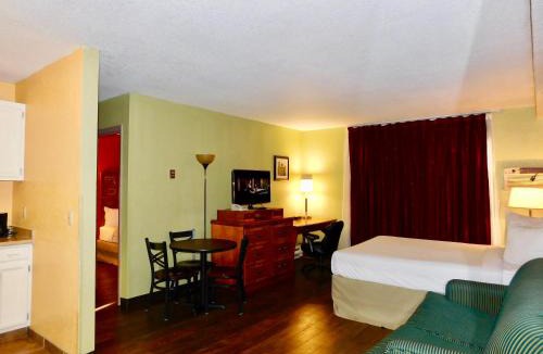 Turnagain Hotel | Americas Best Value Inn & Suites Anchorage Airport
