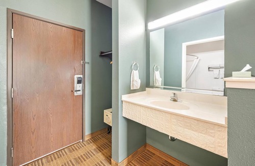 Somerville Hotel | Americas Best Value Inn Somerville