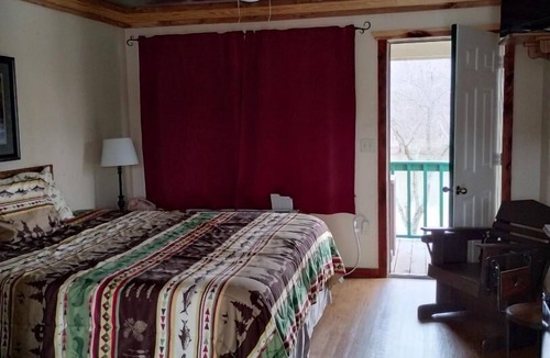 Mountain View Hotel | Anglers Riverfront Motel