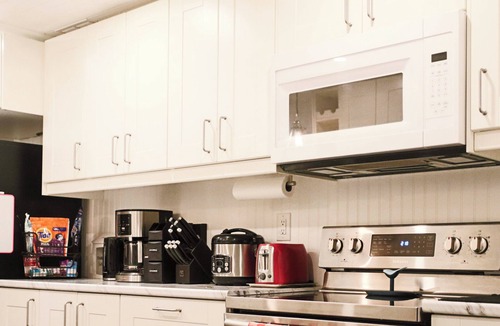 West Deane Park Apartment | Apartment High End 6 people Apartment Etobicoke
