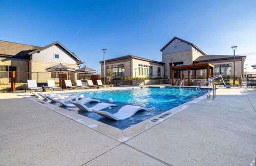 Sherman Apartment | Apex Executive Apartments - 601 Graham Dr TX