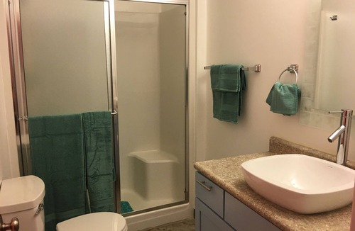 Kodiak Apartment | Aquamarine Upbeat Studio on the Mall