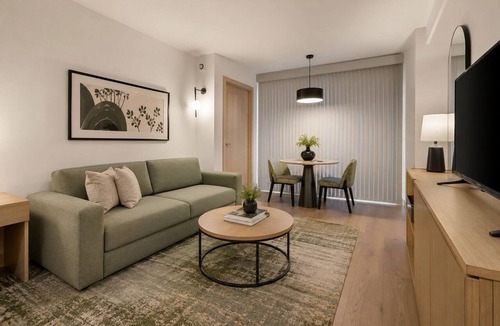 Garden District Apartment | Ardelle Hotel