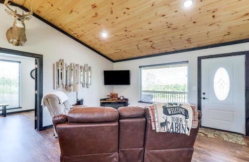 Jasper House | Arkansas Retreat w/Deck, Fire Pit & Mtn Views!