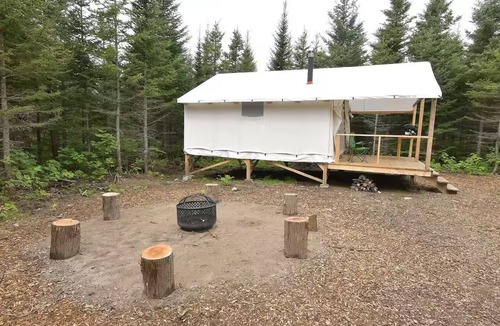 La Malbaie RV Rental | Asche: Ready to go camping in Charlevoix!