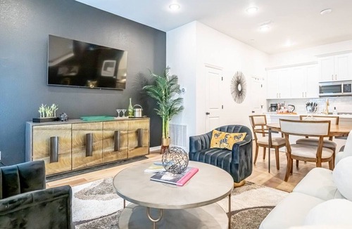 Arlington House | AT&T Stadium Easy Walk + Free Garage Parking