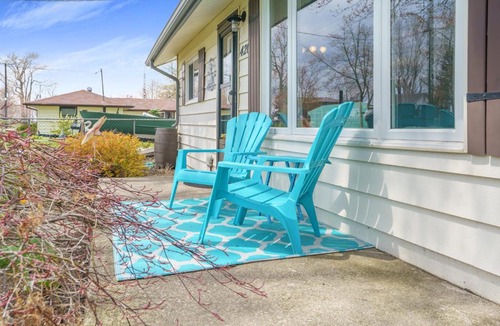 Harwich House | "At the Eau" - Charming 2 Bedroom Cottage!