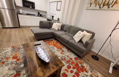 Buda House | Attached 1 Bedroom Private Suite
