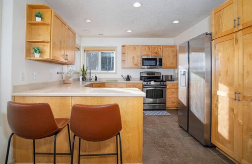 Fairbanks House | Aurora Viewpoint Manor 7b4b with Panoramic Views