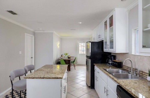 McKinley Heights House | Austin East Side Charmer · Big Backyard, Pellet Grill & Fire Pit