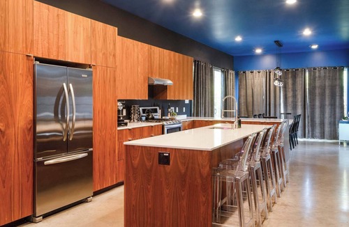 East Cesar Chavez Villa | Austin Icon Group Mansion - 6min to Rainey Street