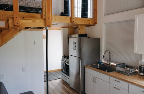 Houston House | Aviation Retreat: Tiny Home w/Private Balcony