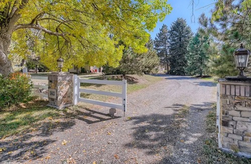Foxfield House | Awesome Ranch Style House on 2 acres