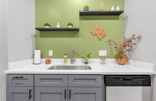 Northgate Apartment | Azalea: Studio Apt, 4 minute walk to A&M