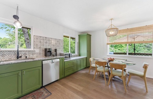 Bella Vista House | Back40 Beehive - Treetop Retreat Near Trails & Lakes