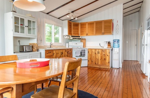 Rideau Lakes Cottage | Barber Pointe