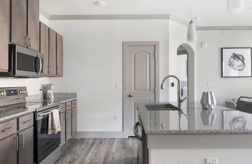 Shadow Glen Apartment | Barsala l Spacious 2BD Apartment w/ Pool Access
