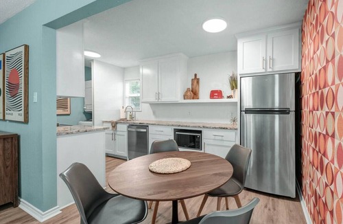 College Station Apartment | Bauhaus-1st Floor, King Beds, Walk to A&M Campus
