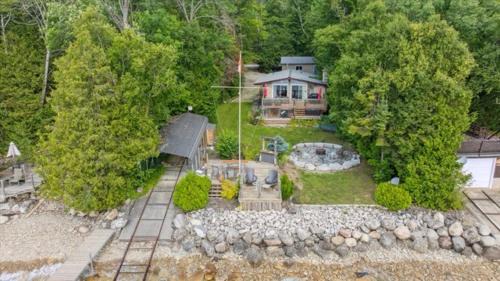 Colpoys Bay House | Bay And Birch Waterfront Dock