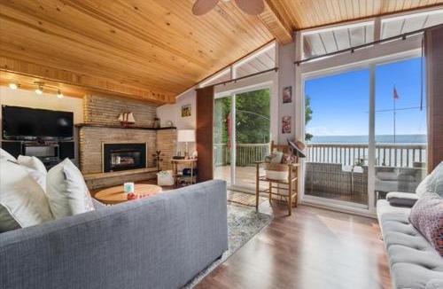 Colpoys Bay House | Bay And Birch Waterfront Dock