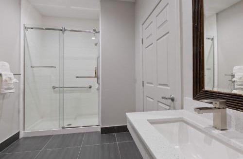Bryan Hotel | Baymont by Wyndham Bryan College Station