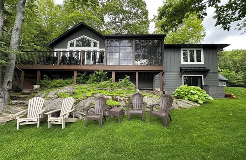 Algonquin Highlands Cottage | Beach Bay Cottage - Halls Lake. Private Shallow Sandy Beach