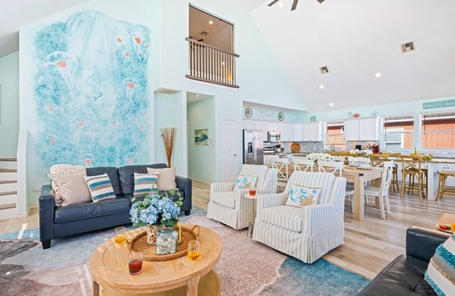Port Bolivar House | Beachfront | Game Room, Hot Tub & Ocean Views