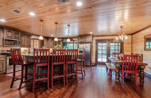 Hochatown Cabin | BEAR BOTTOM LODGE: Luxury Woodland Retreat with Theater, Game Loft and Outdoor