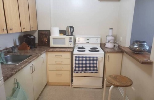Davenport Apartment | "Beautiful 1 bedroom apartment 5min to downtown!"