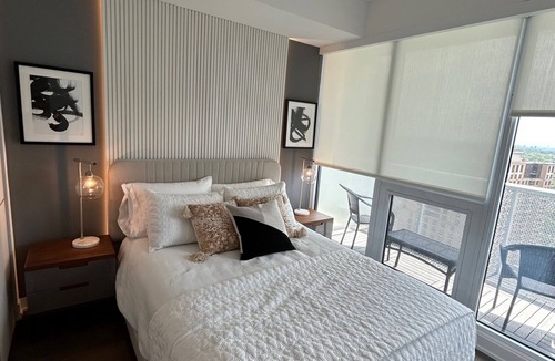 Willowdale Condo | Beautiful 2-Br, 2-Bath Easy Public Transit/Parking